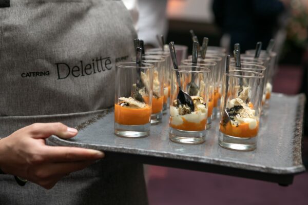 Brandada de bacalao con piquillo y polvo de aceituna negra - Deleitte Catering Gourmet